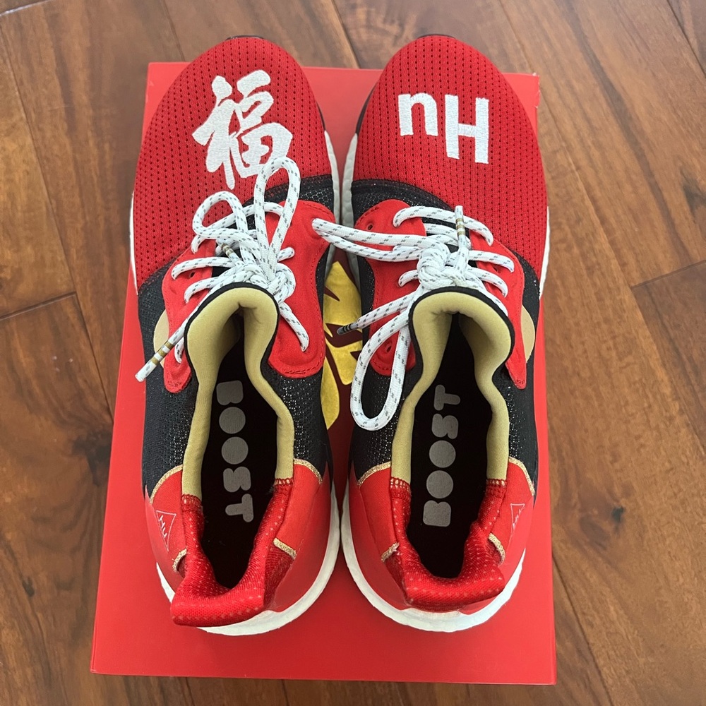 Adidas Pharrell Solar Human Race
(Chinese New Year Edition 2019)
Brand New